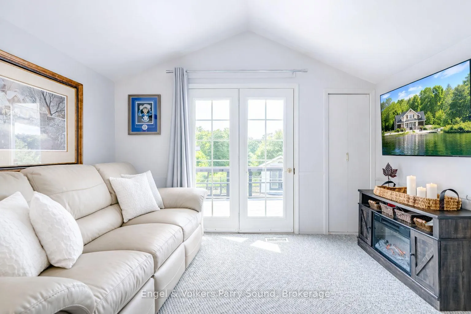 Photo 13 of 54 River Street, Parry Sound — HOMEH