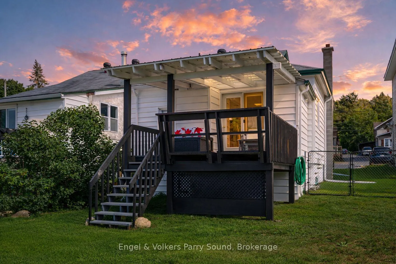 Photo 24 of 54 River Street, Parry Sound — HOMEH