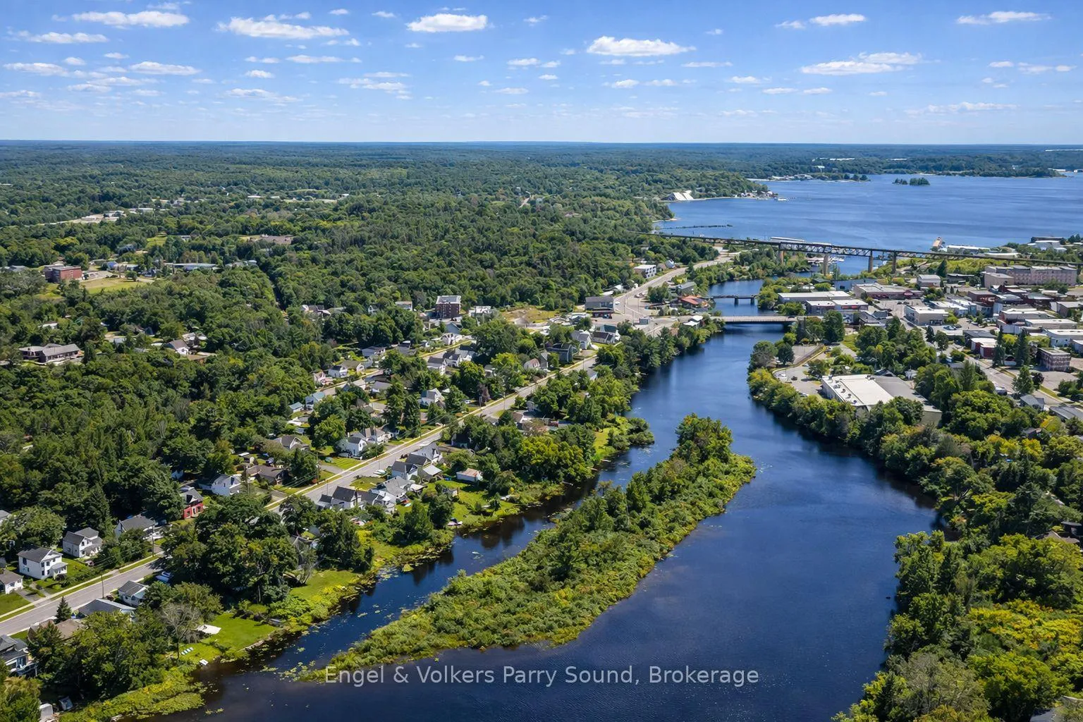 Photo 33 of 54 River Street, Parry Sound — HOMEH