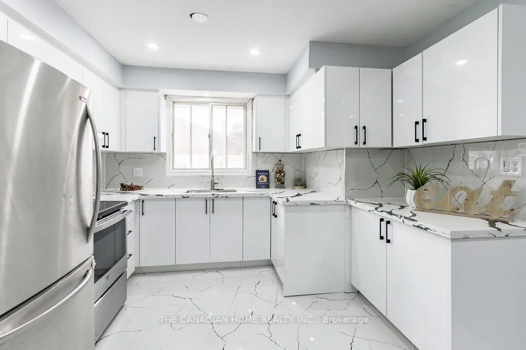 Photo 2 of Unit Upper, 7725 Jubilee Drive, Niagara Falls, Marineland — HOMEH