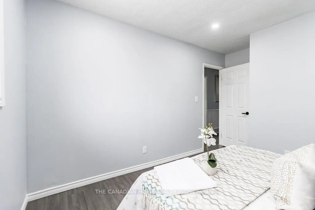 Photo 21 of Unit Upper, 7725 Jubilee Drive, Niagara Falls, Marineland — HOMEH