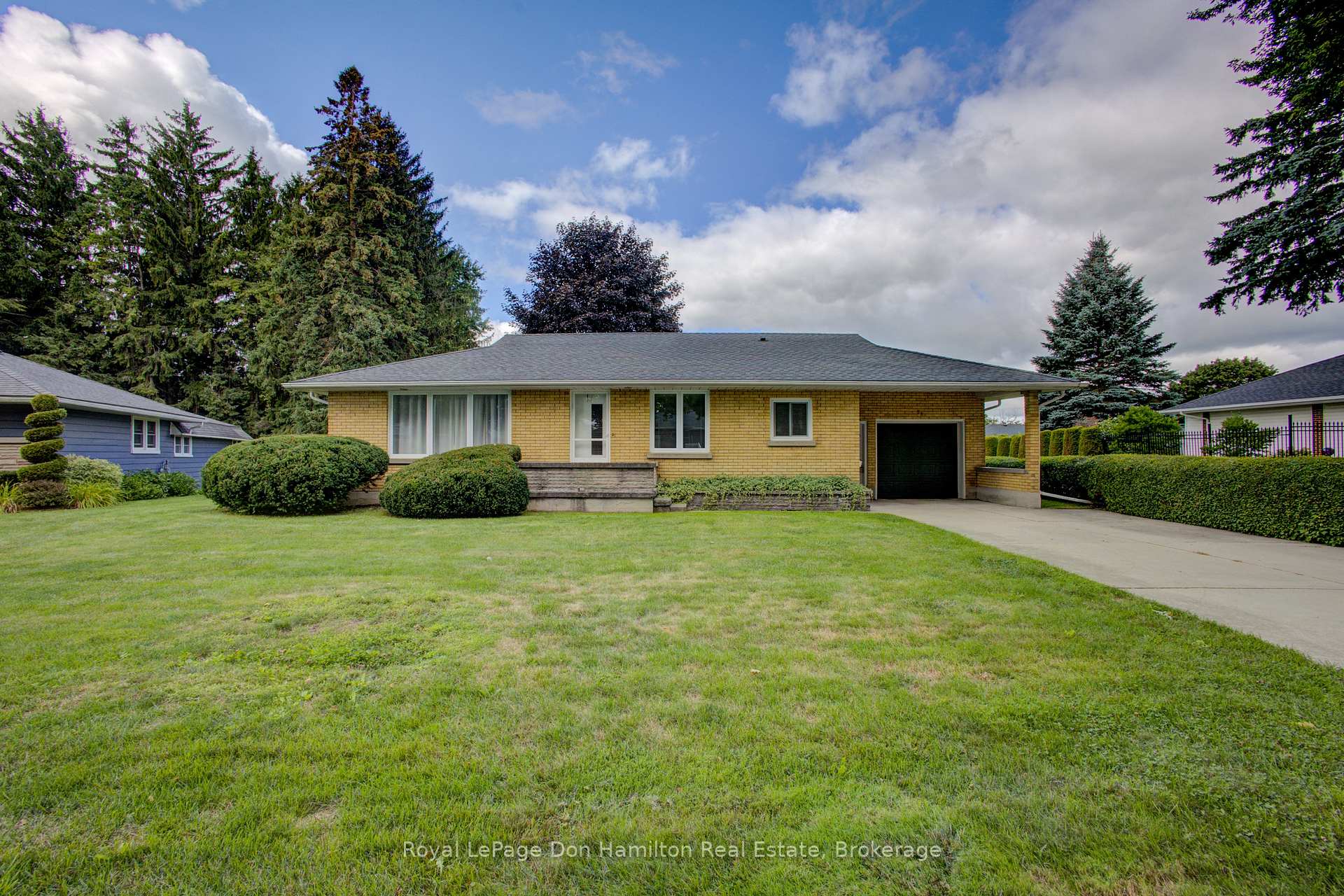 Photo 1 of 880 Winston Boulevard, North Perth, Listowel — HOMEH