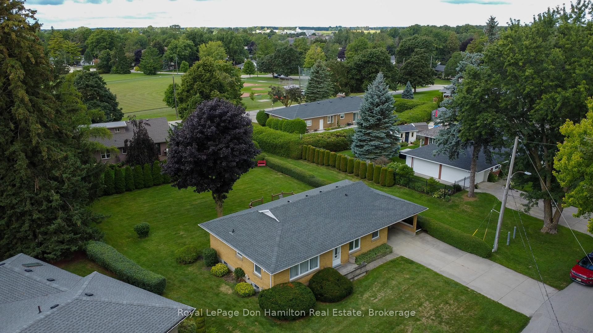 Photo 6 of 880 Winston Boulevard, North Perth, Listowel — HOMEH
