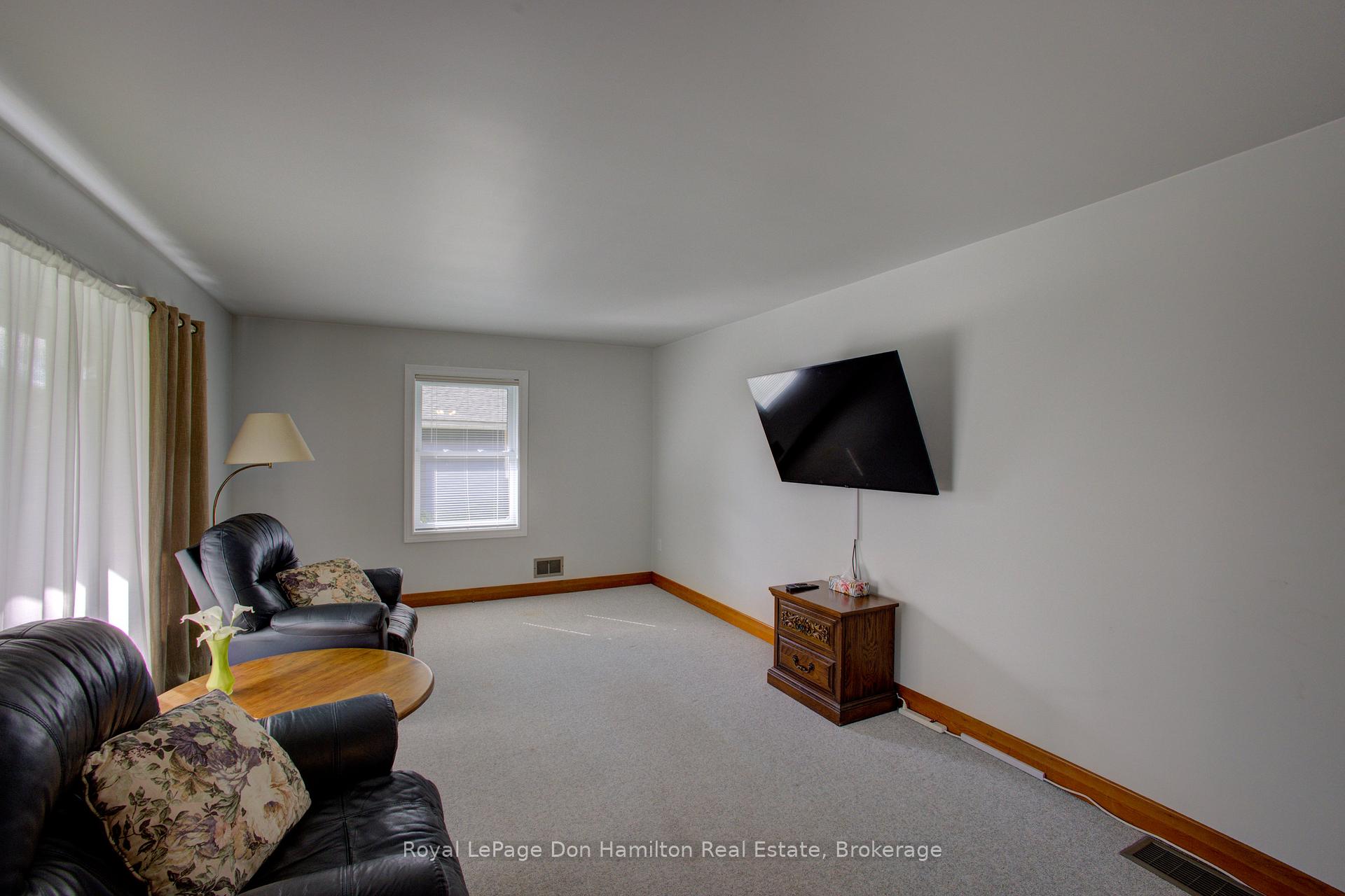 Photo 10 of 880 Winston Boulevard, North Perth, Listowel — HOMEH