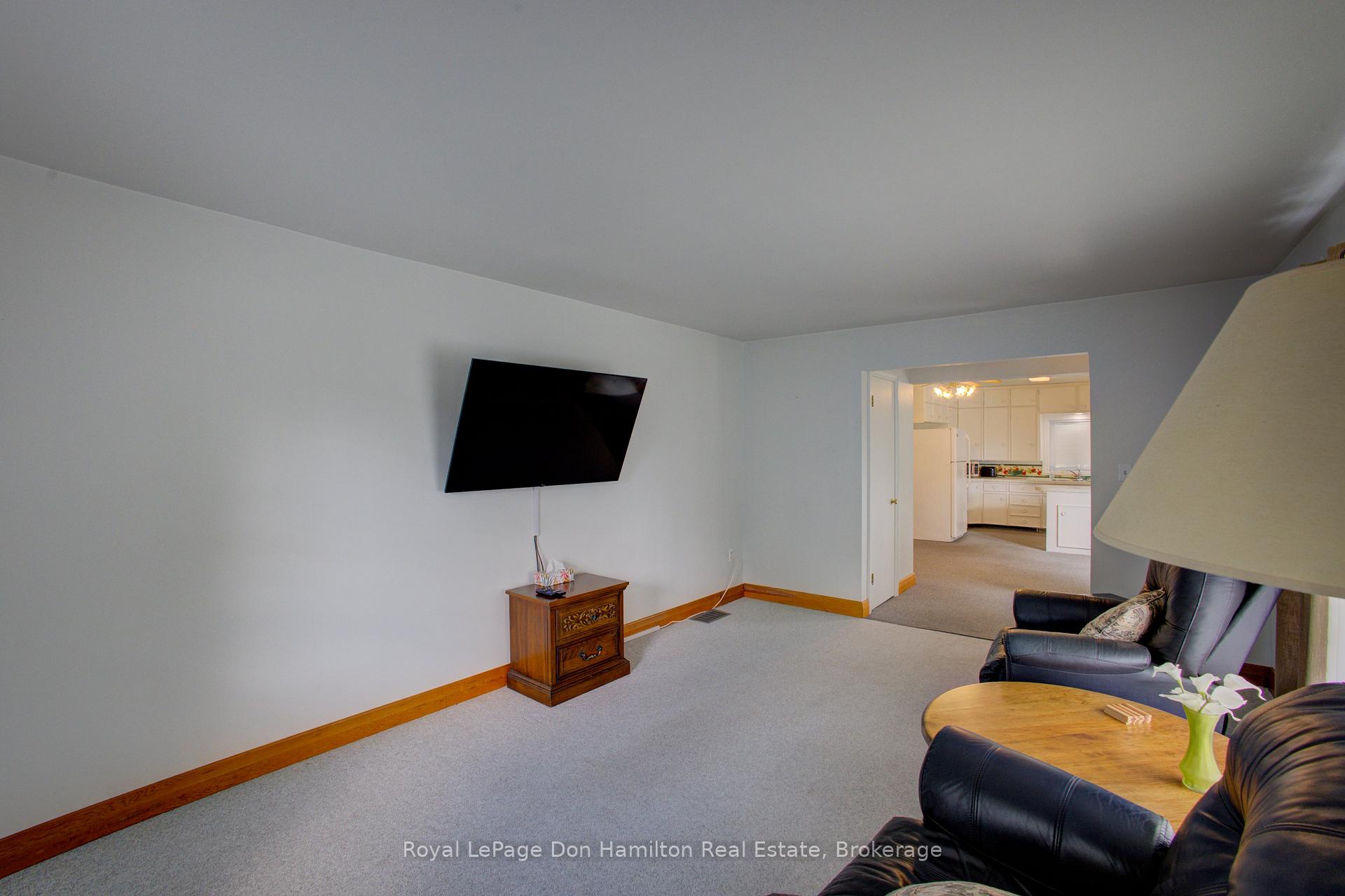 Photo 11 of 880 Winston Boulevard, North Perth, Listowel — HOMEH