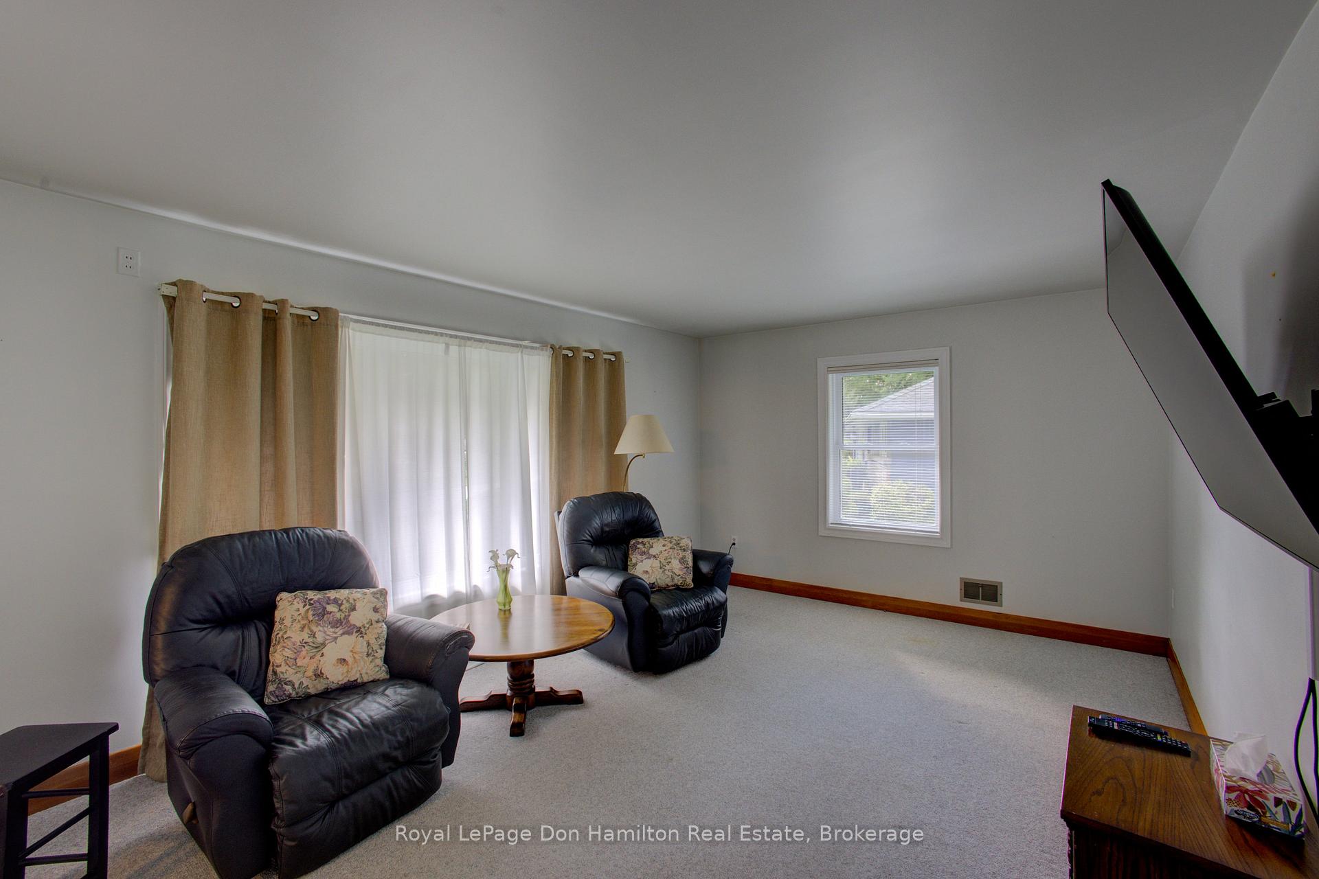 Photo 12 of 880 Winston Boulevard, North Perth, Listowel — HOMEH