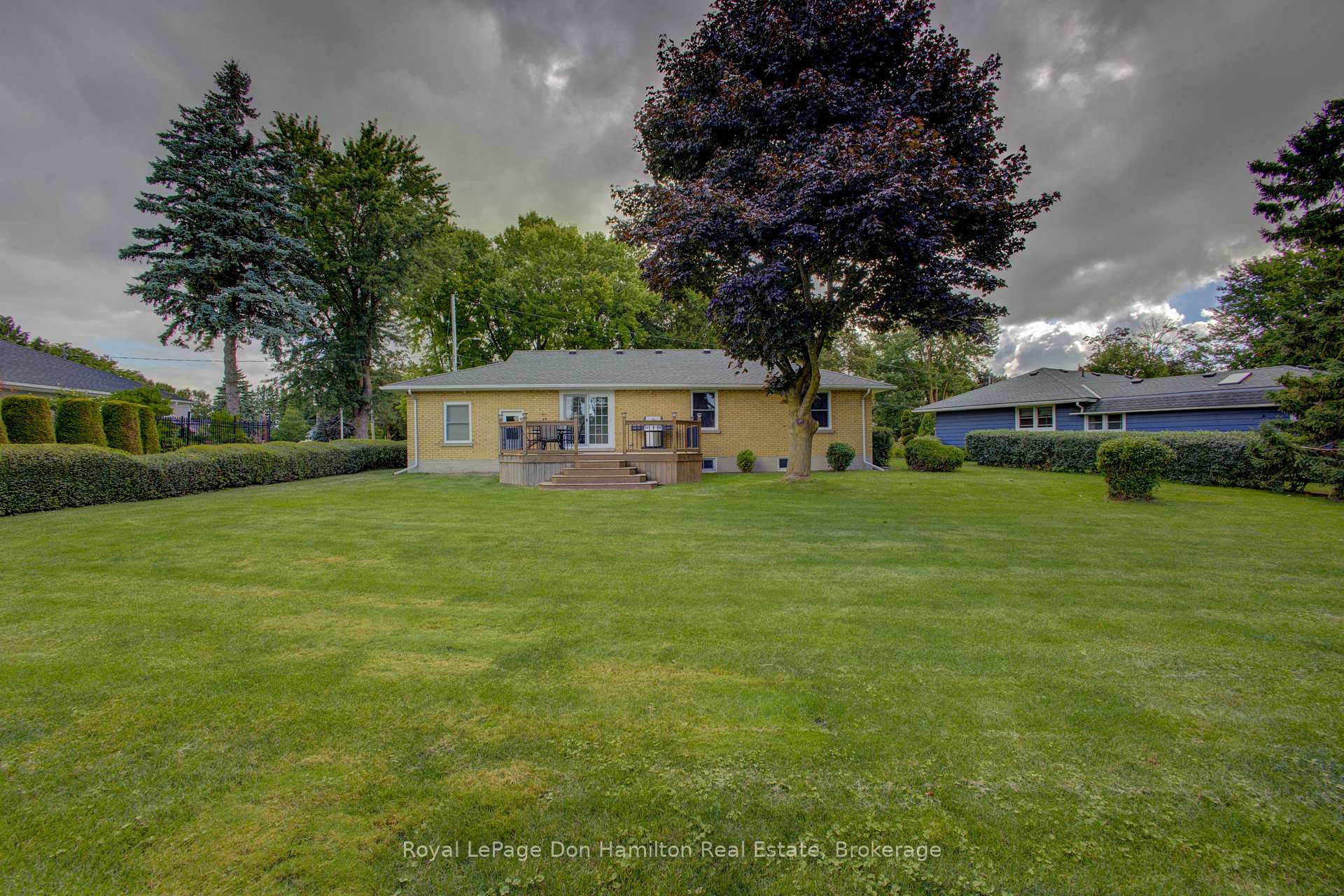 Photo 39 of 880 Winston Boulevard, North Perth, Listowel — HOMEH