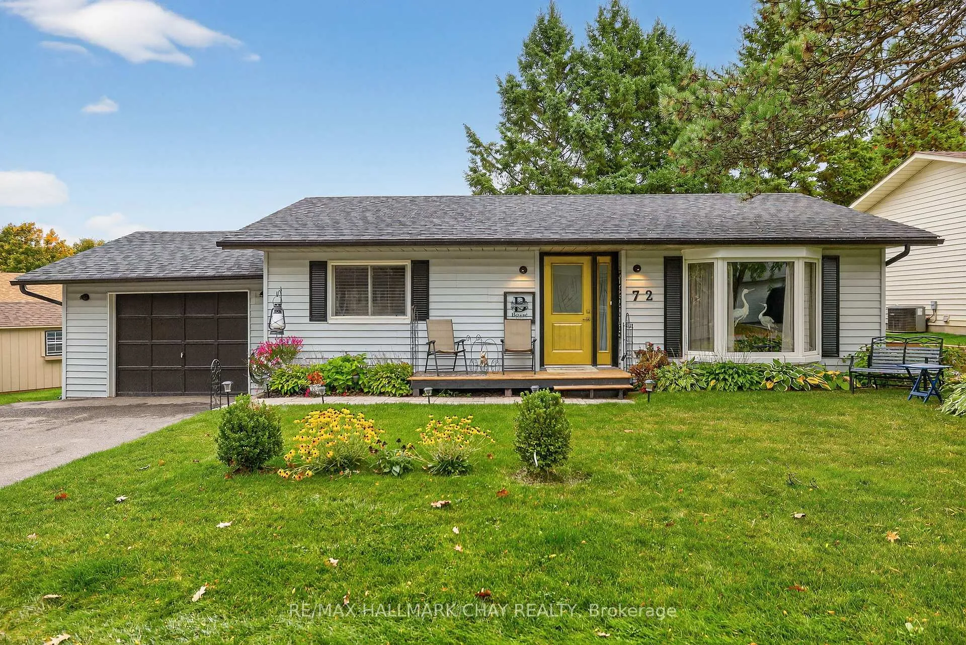 Front of 72 Tecumseth Pines Drive