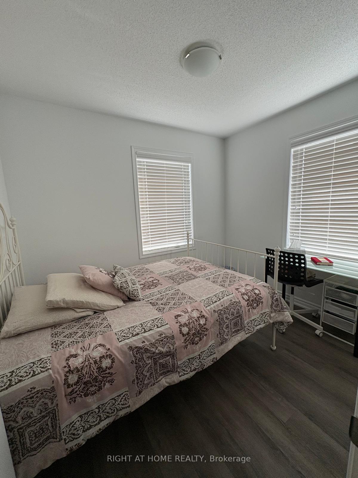 Photo 6 of 976 Hickory Crescent, Milton, Cobban — HOMEH