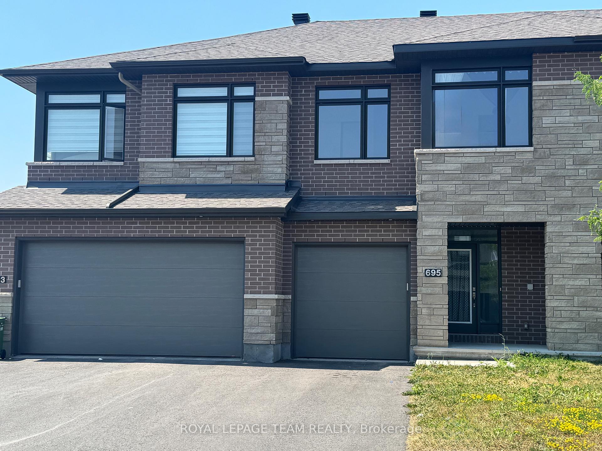 Photo 1 of 695 Cairn Crescent, Ottawa, Mer Bleue/Bradley Estates/Anderson Park — HOMEH