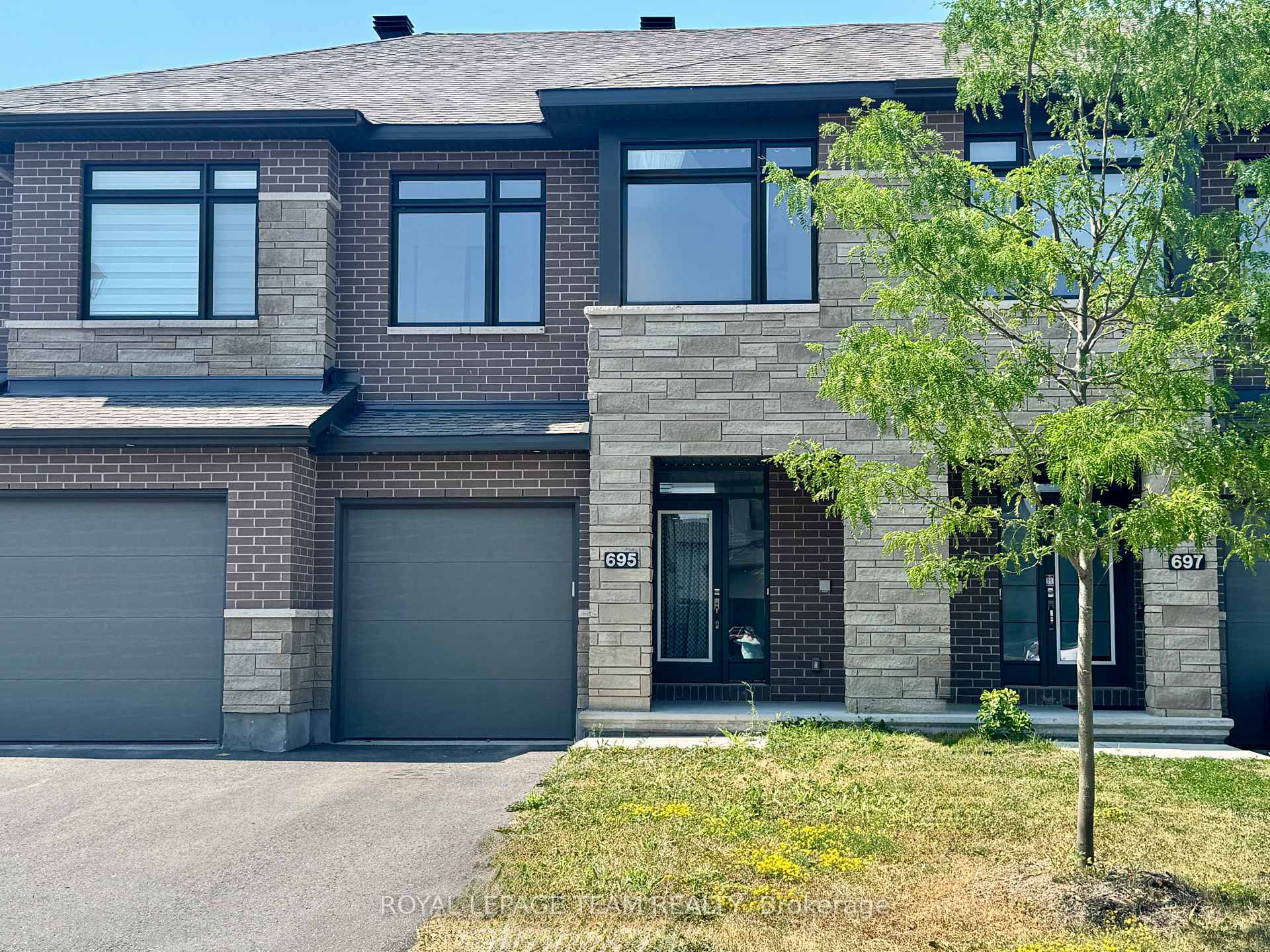 Photo 2 of 695 Cairn Crescent, Ottawa, Mer Bleue/Bradley Estates/Anderson Park — HOMEH
