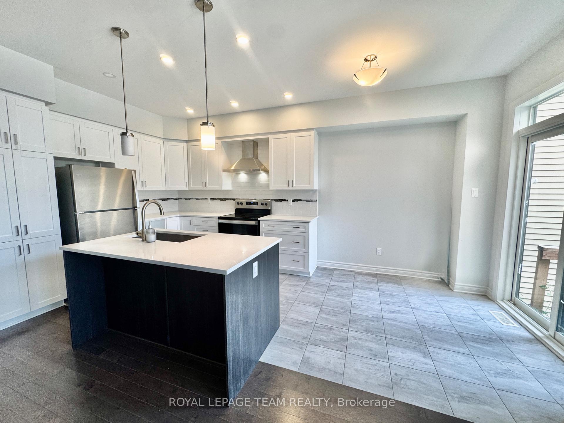 Photo 7 of 695 Cairn Crescent, Ottawa, Mer Bleue/Bradley Estates/Anderson Park — HOMEH