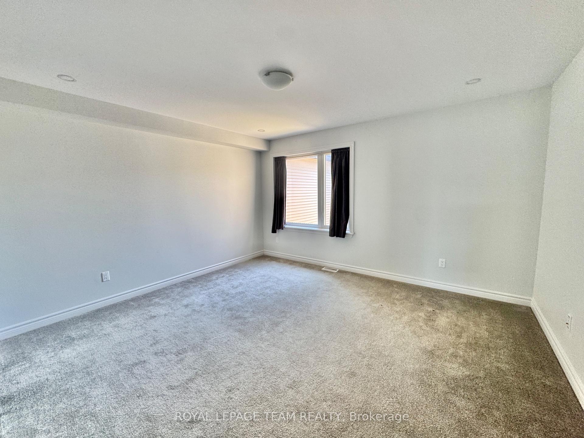 Photo 12 of 695 Cairn Crescent, Ottawa, Mer Bleue/Bradley Estates/Anderson Park — HOMEH
