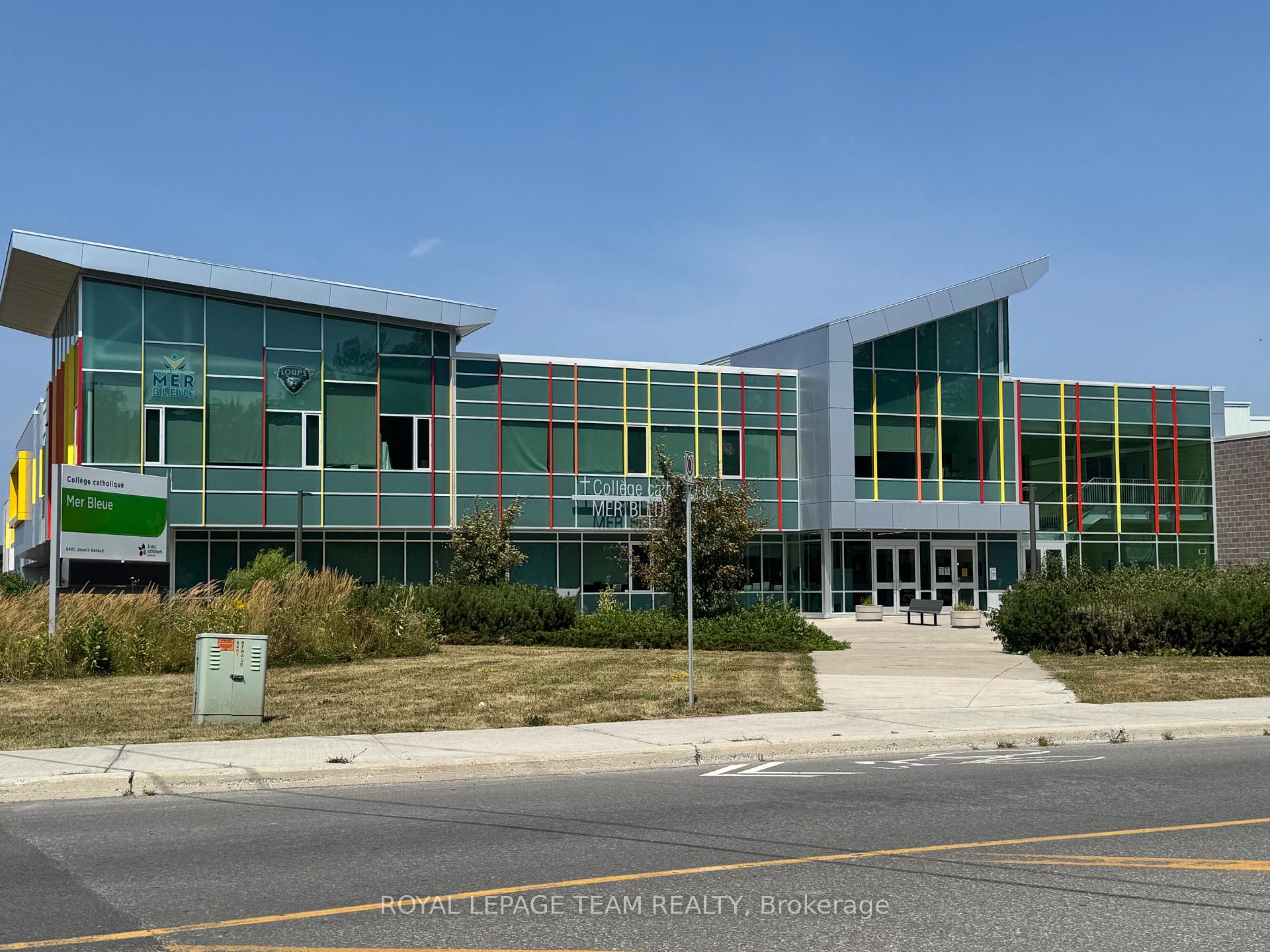 Photo 23 of 695 Cairn Crescent, Ottawa, Mer Bleue/Bradley Estates/Anderson Park — HOMEH