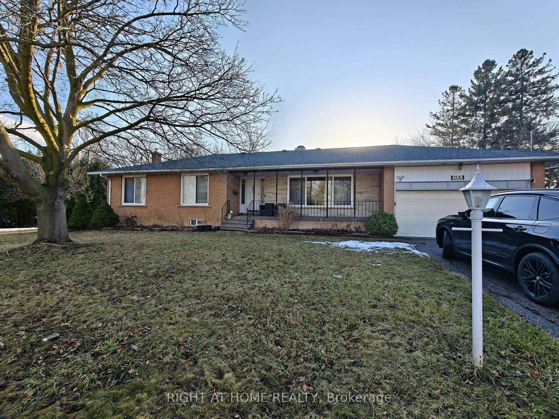 Photo 1 of 200 Henderson Avenue, Markham, Thornhill — HOMEH