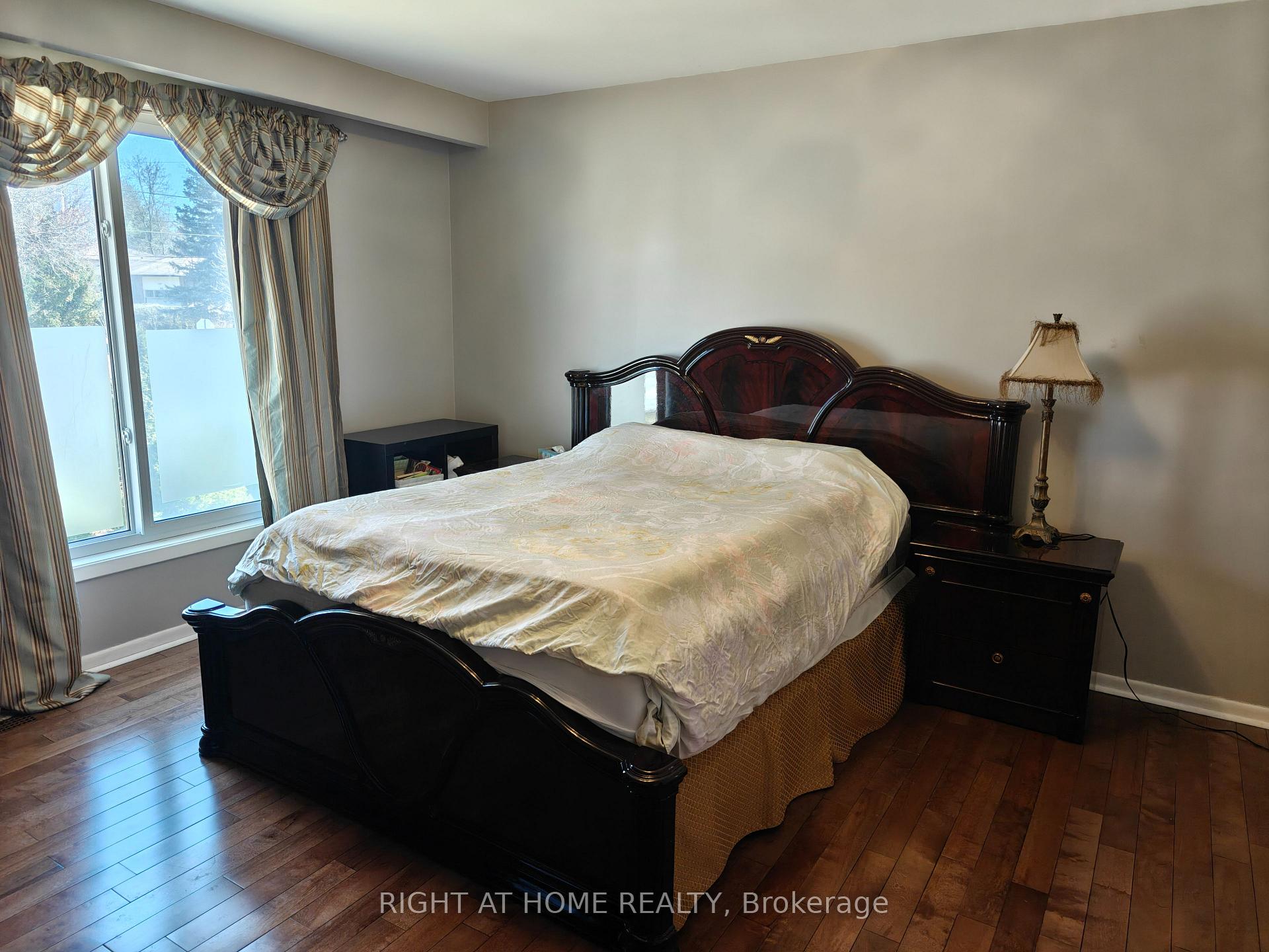 Photo 5 of 200 Henderson Avenue, Markham, Thornhill — HOMEH