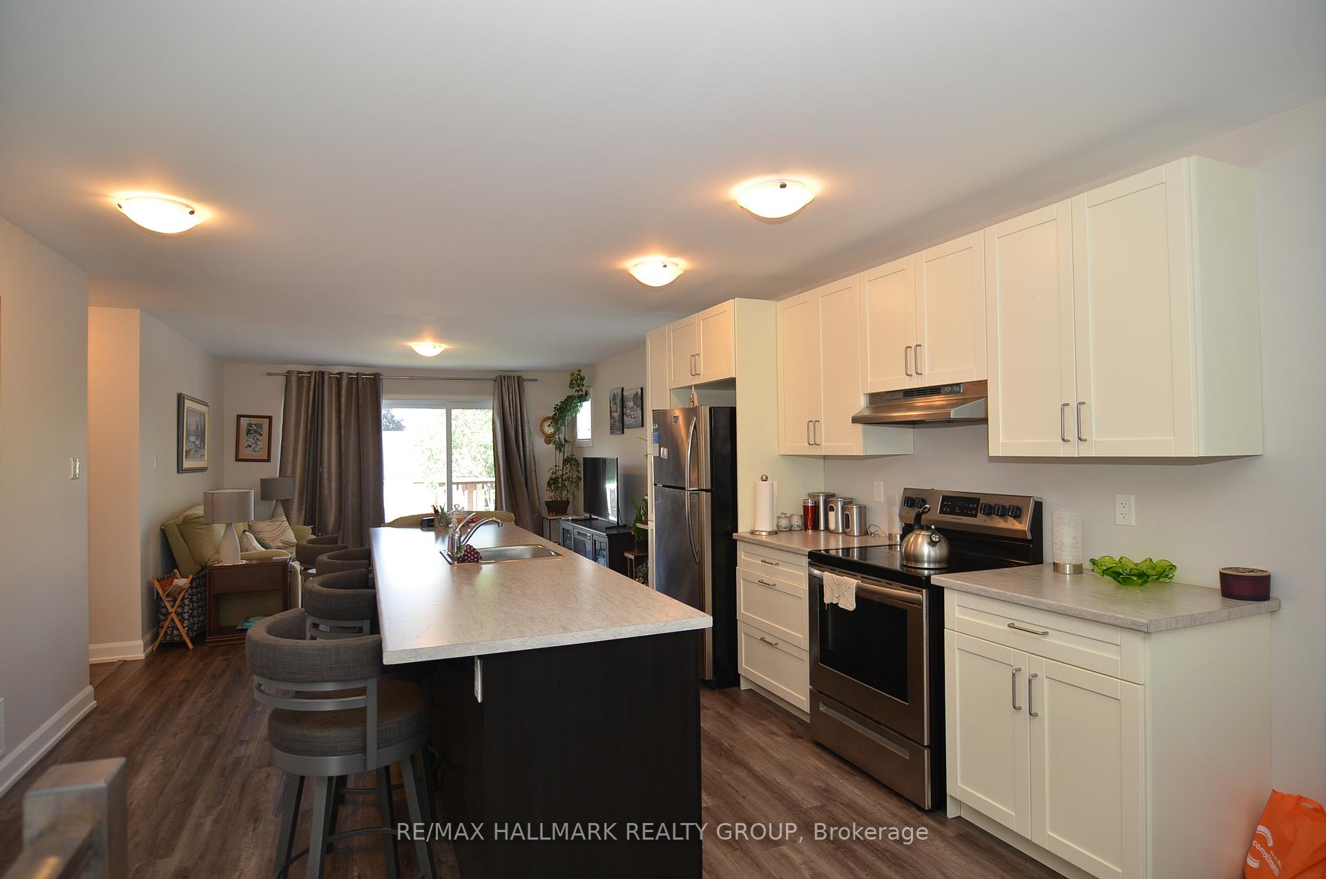 Photo 3 of Unit 1, 8009 Jeanne Darc Boulevard, Ottawa, Chatelaine Village — HOMEH