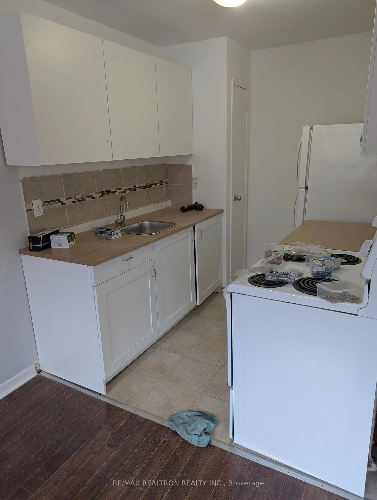 Photo 2 of Unit 8, 41 Huron Heights Drive, Newmarket, Huron Heights-Leslie Valley — HOMEH