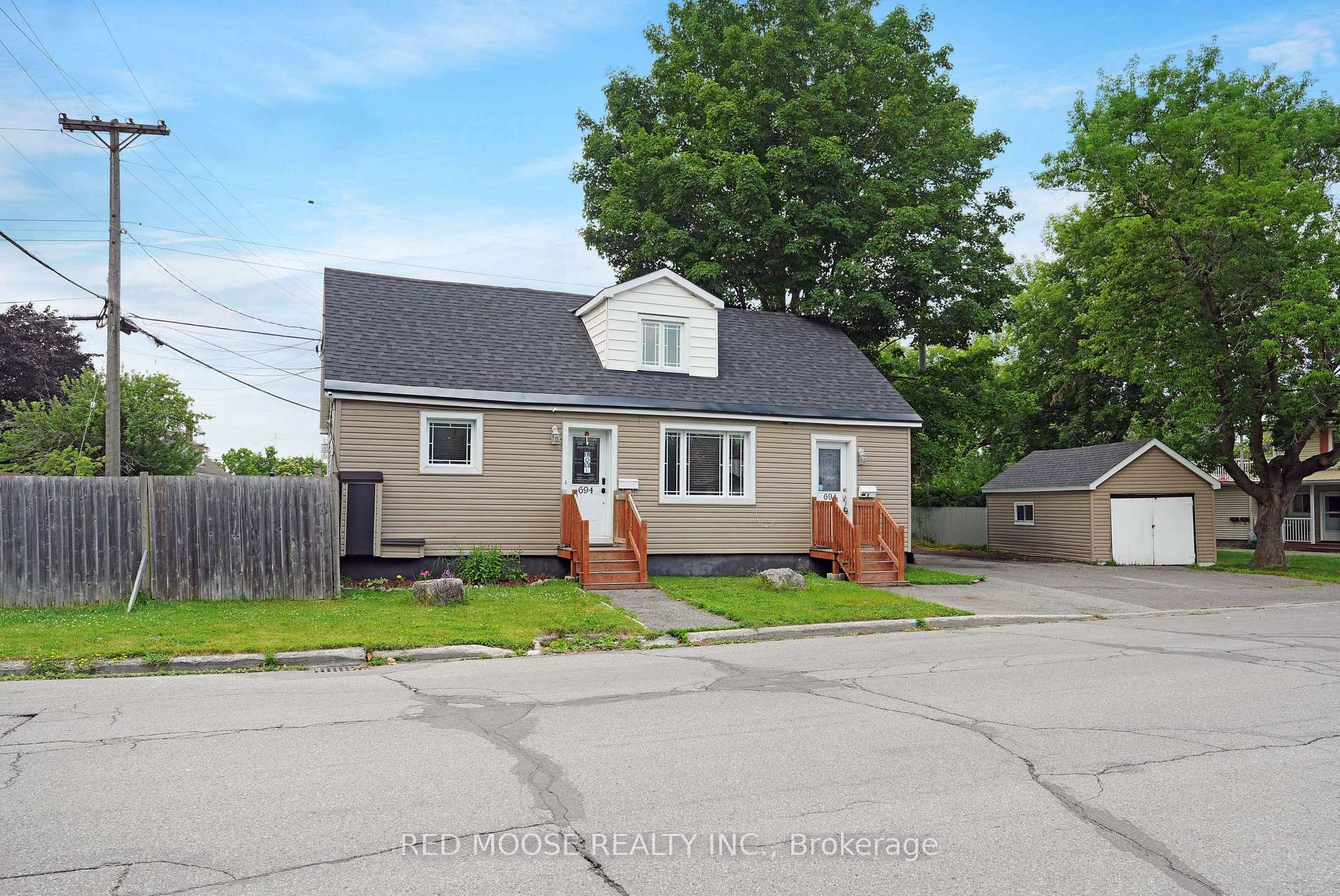 Front of 694 De L'eglise Street