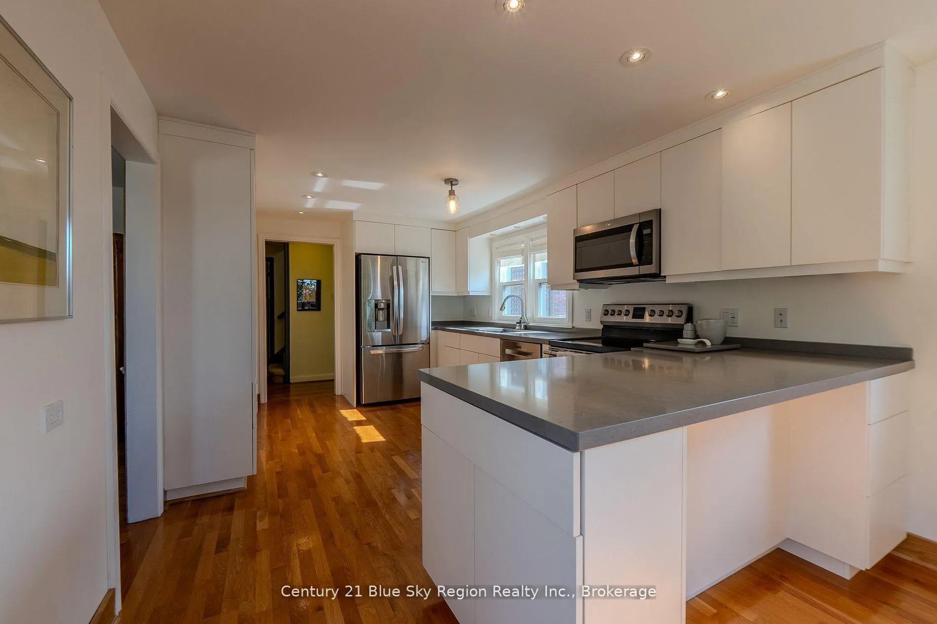 Photo 8 of 857 Bourke Street, North Bay, West End — HOMEH