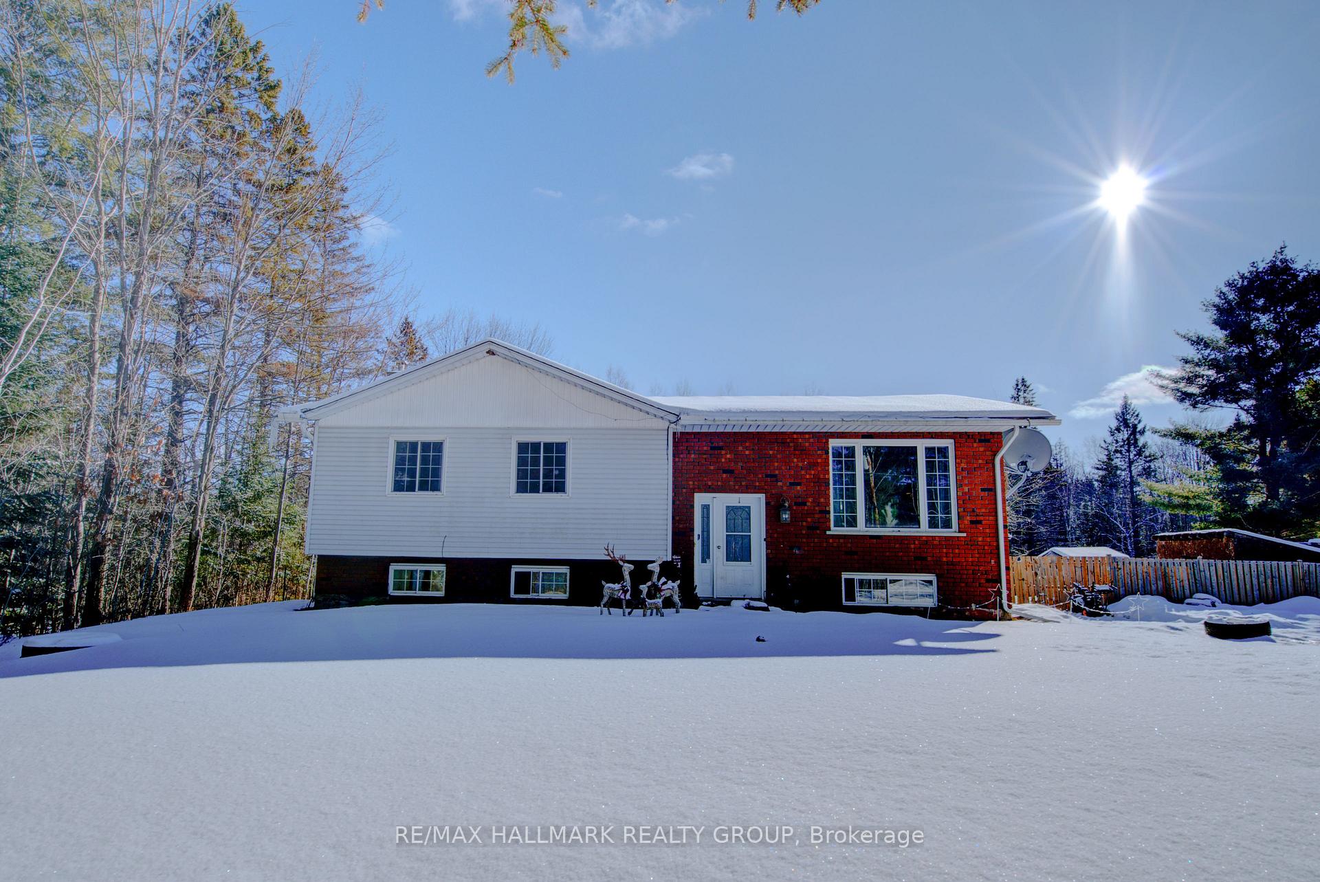 Photo 1 of 877 Marsh Road, North Algona Wilberforce, North Algona/Wilberforce Twp — HOMEH