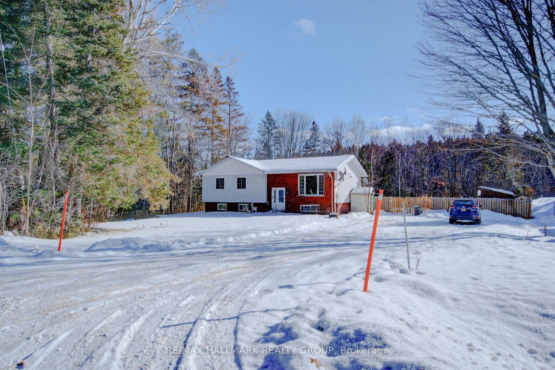 Photo 3 of 877 Marsh Road, North Algona Wilberforce, North Algona/Wilberforce Twp — HOMEH