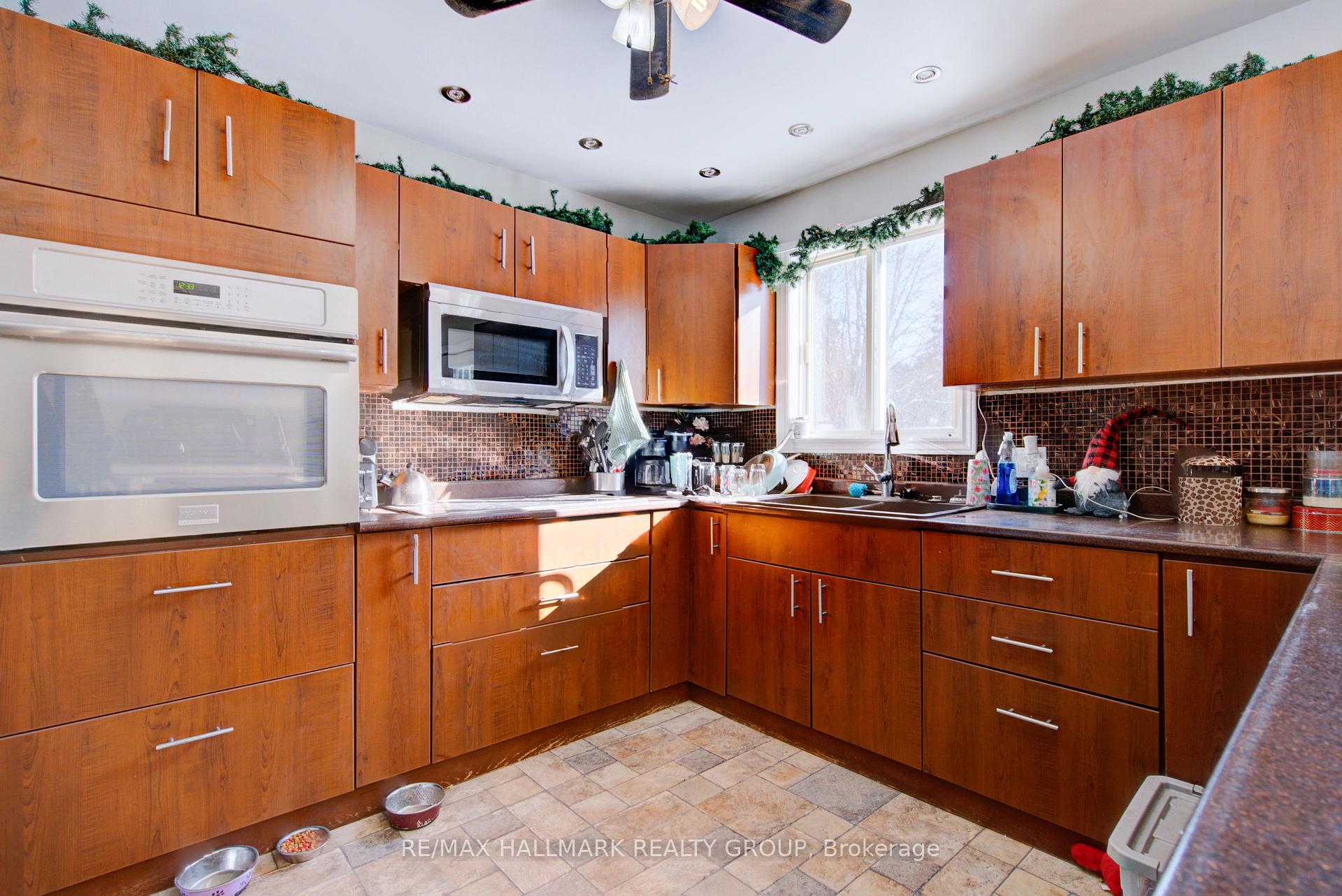 Photo 5 of 877 Marsh Road, North Algona Wilberforce, North Algona/Wilberforce Twp — HOMEH