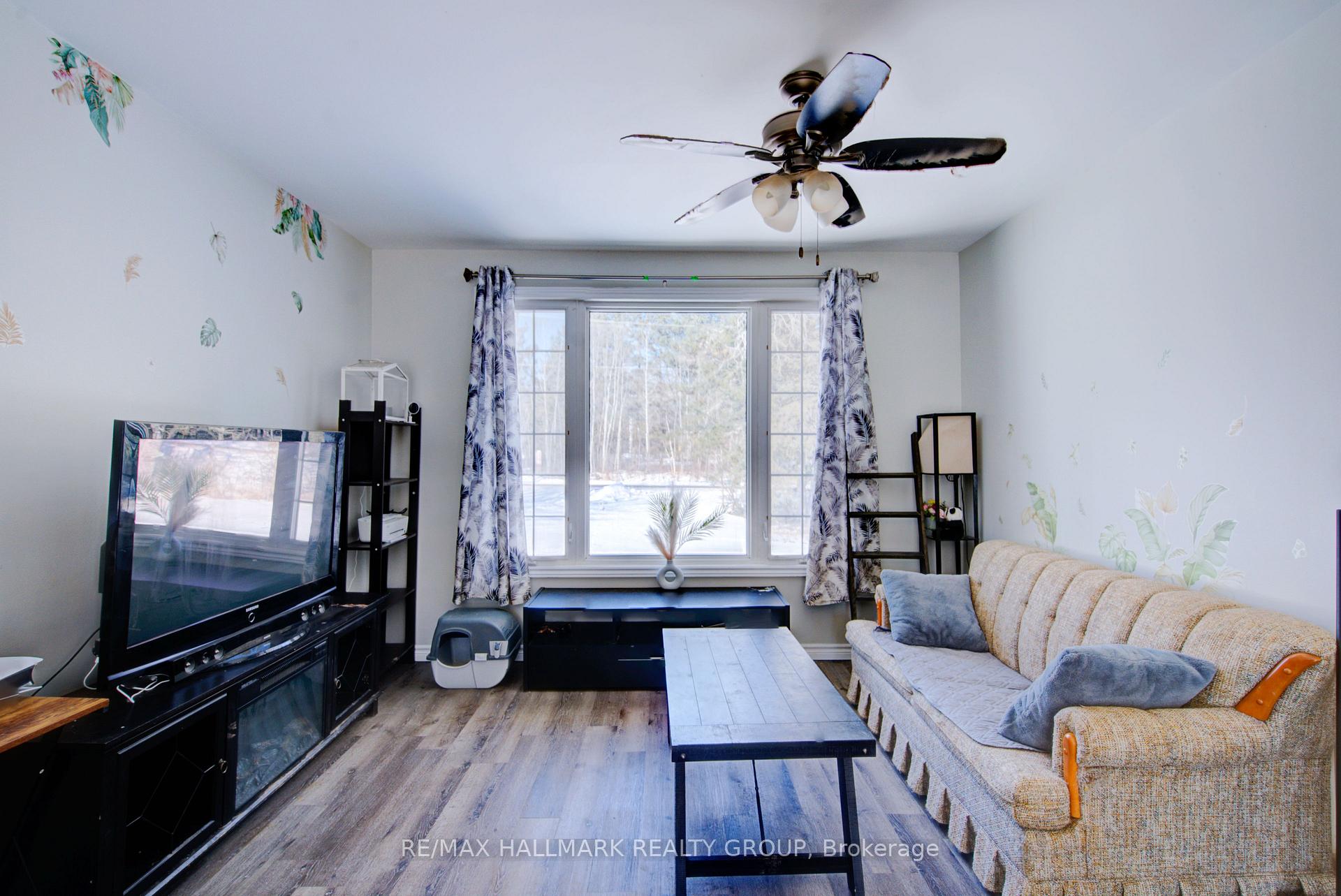Photo 9 of 877 Marsh Road, North Algona Wilberforce, North Algona/Wilberforce Twp — HOMEH