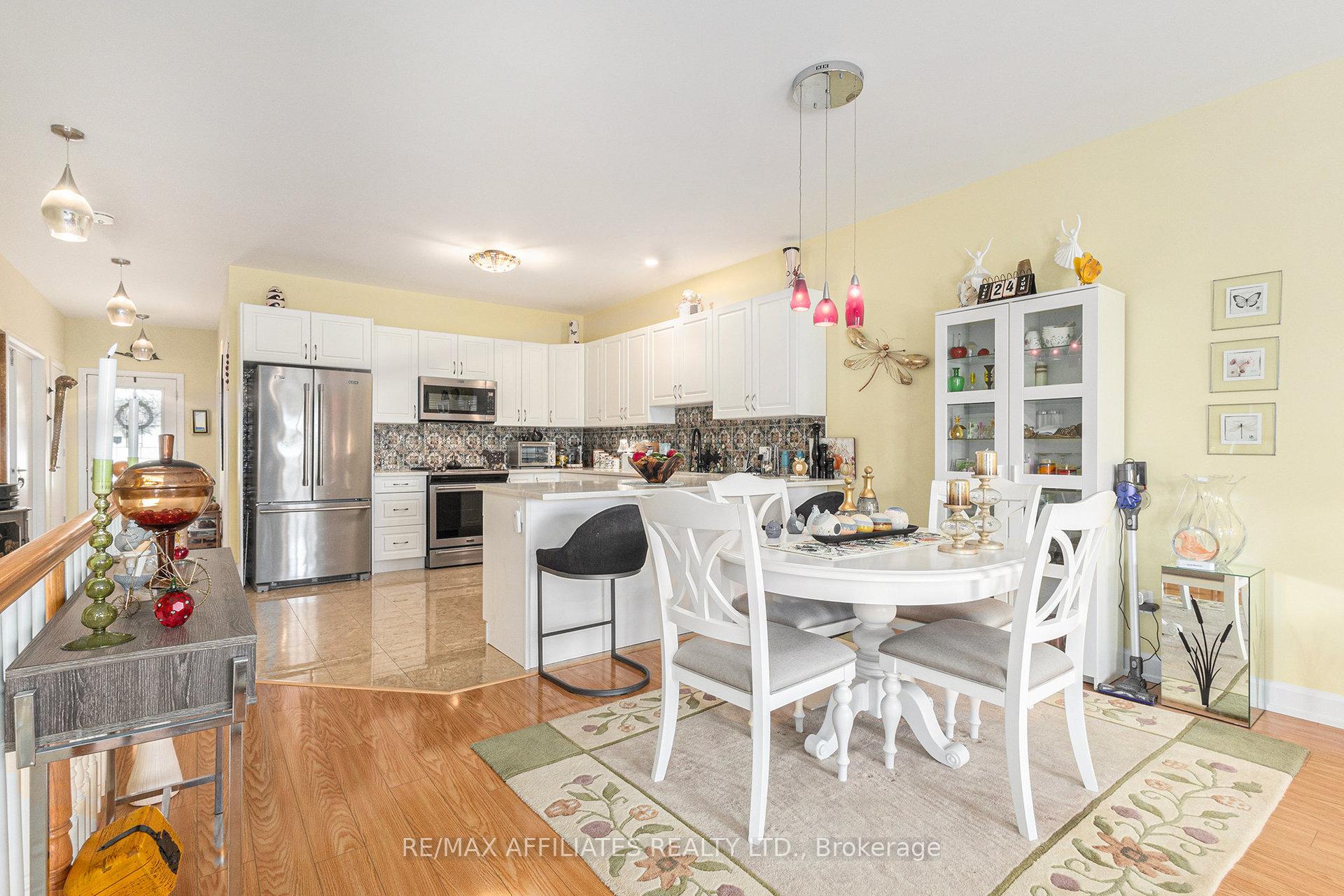 Photo 5 of 465 Lancaster Lane, North Dundas, Winchester — HOMEH