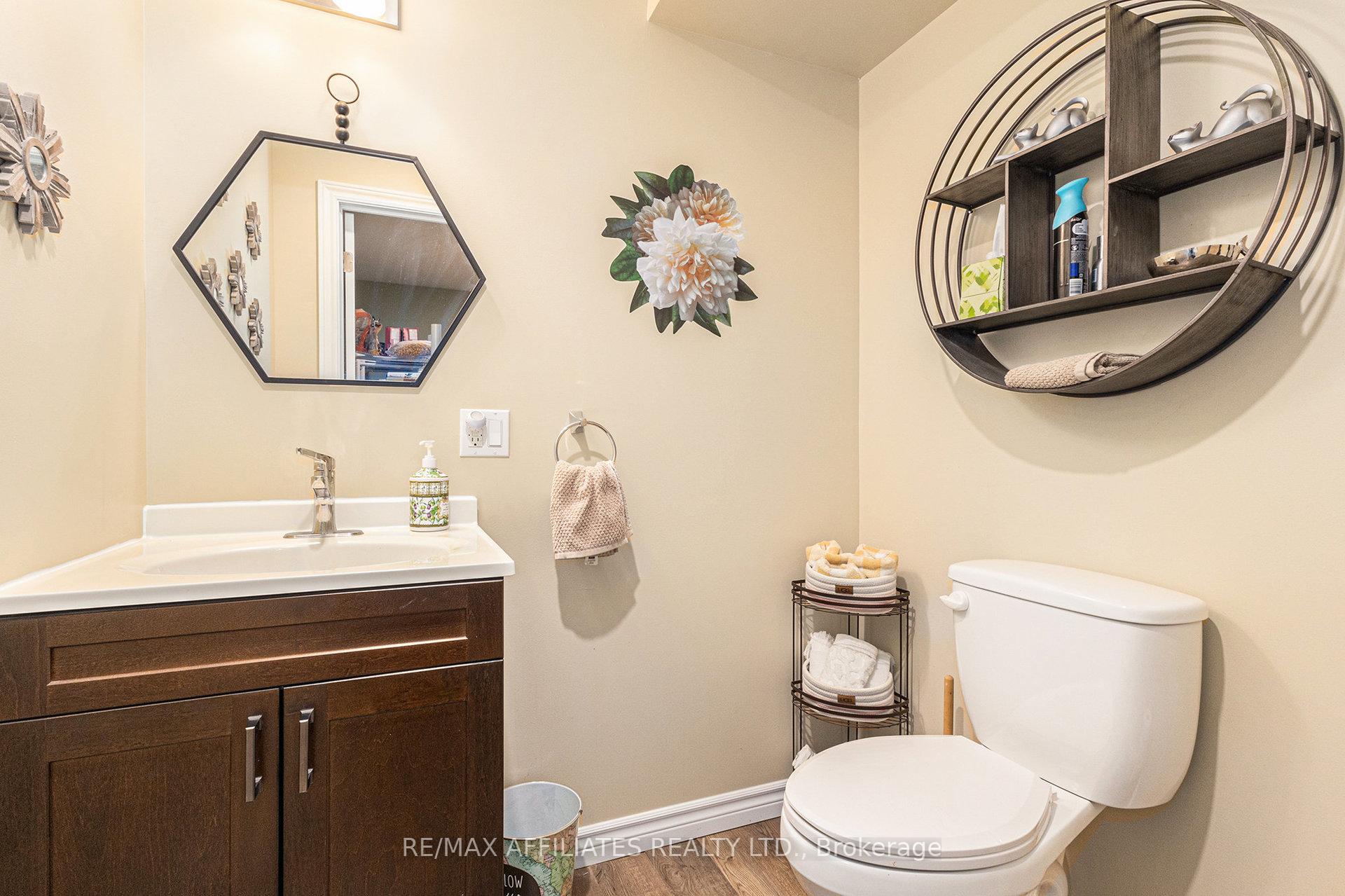 Photo 15 of 465 Lancaster Lane, North Dundas, Winchester — HOMEH