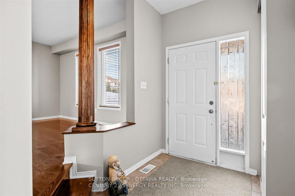 Photo 3 of 105 Copperwood Street, Ottawa, Convent Glen North — HOMEH