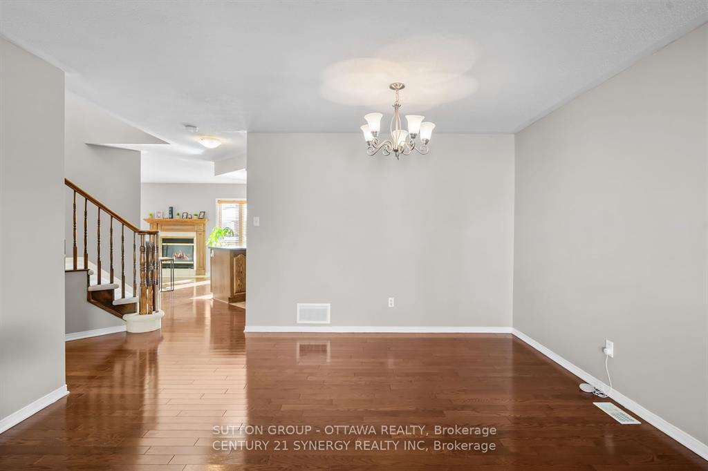 Photo 4 of 105 Copperwood Street, Ottawa, Convent Glen North — HOMEH