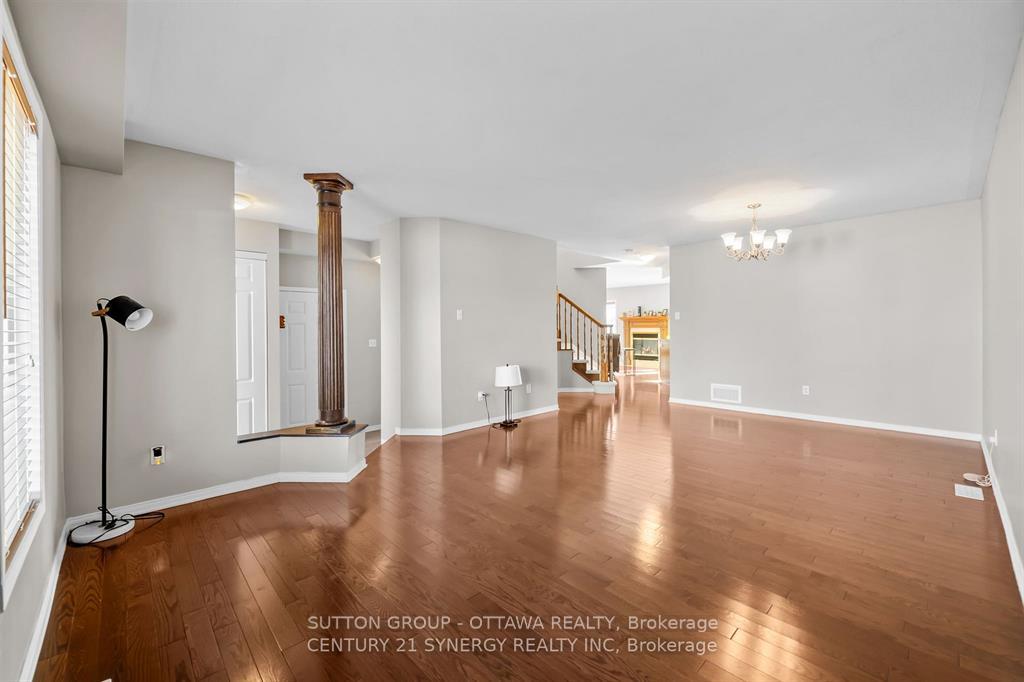 Photo 5 of 105 Copperwood Street, Ottawa, Convent Glen North — HOMEH