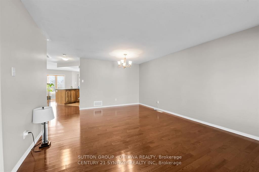 Photo 6 of 105 Copperwood Street, Ottawa, Convent Glen North — HOMEH