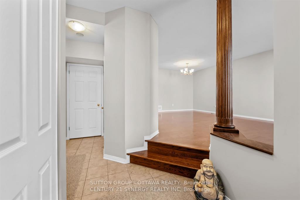 Photo 7 of 105 Copperwood Street, Ottawa, Convent Glen North — HOMEH