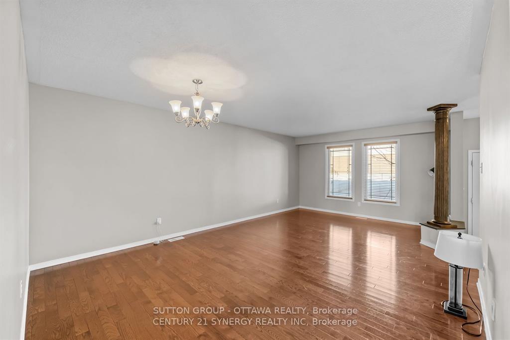 Photo 8 of 105 Copperwood Street, Ottawa, Convent Glen North — HOMEH