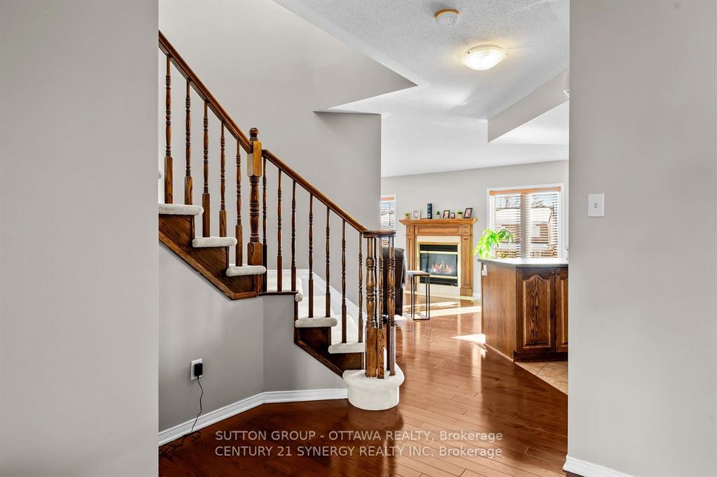 Photo 11 of 105 Copperwood Street, Ottawa, Convent Glen North — HOMEH