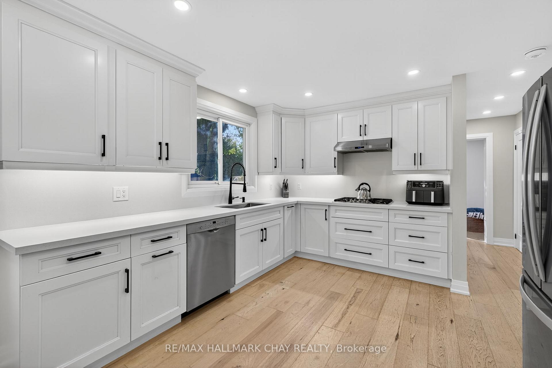 Photo 10 of 79 Adeline Avenue, New Tecumseth, Tottenham — HOMEH