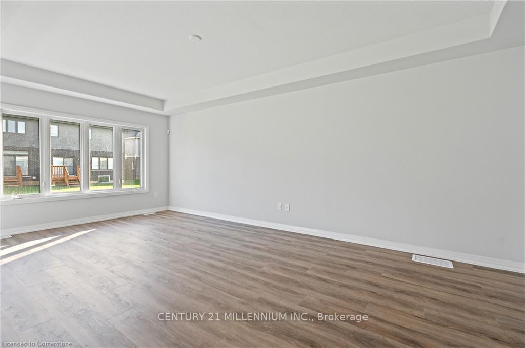 Photo 10 of 45 Saffron Way, Pelham, Fonthill — HOMEH