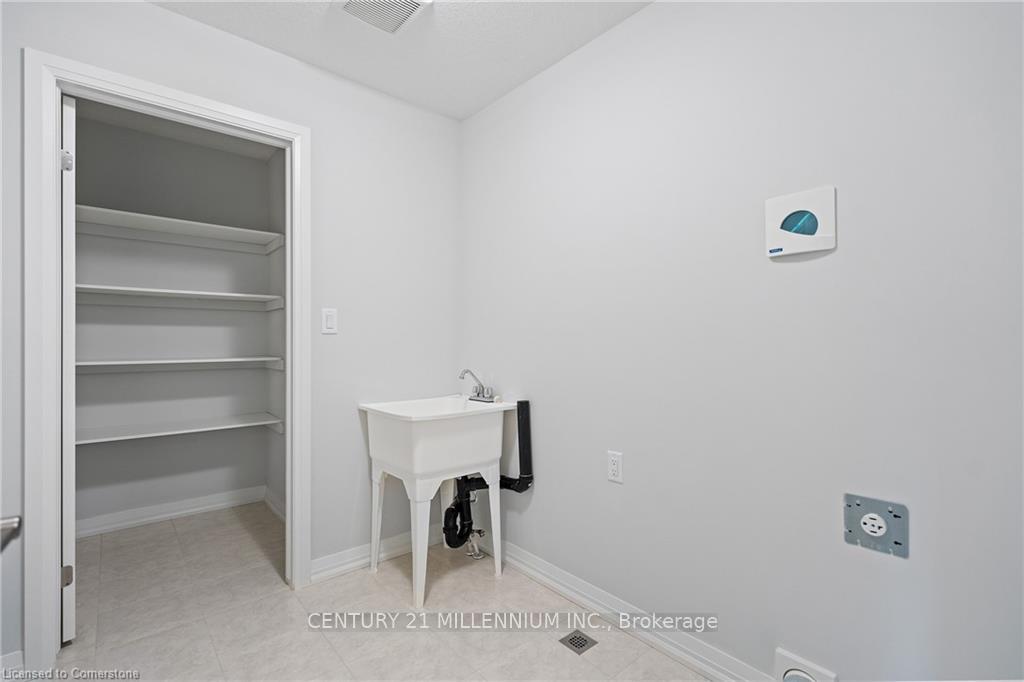 Photo 23 of 45 Saffron Way, Pelham, Fonthill — HOMEH