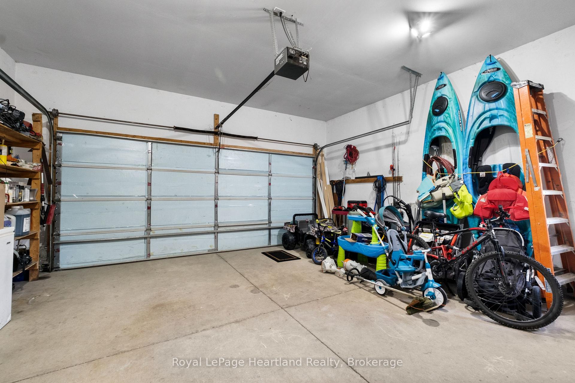 Photo 7 of 166 West Park Drive, North Middlesex, Parkhill — HOMEH