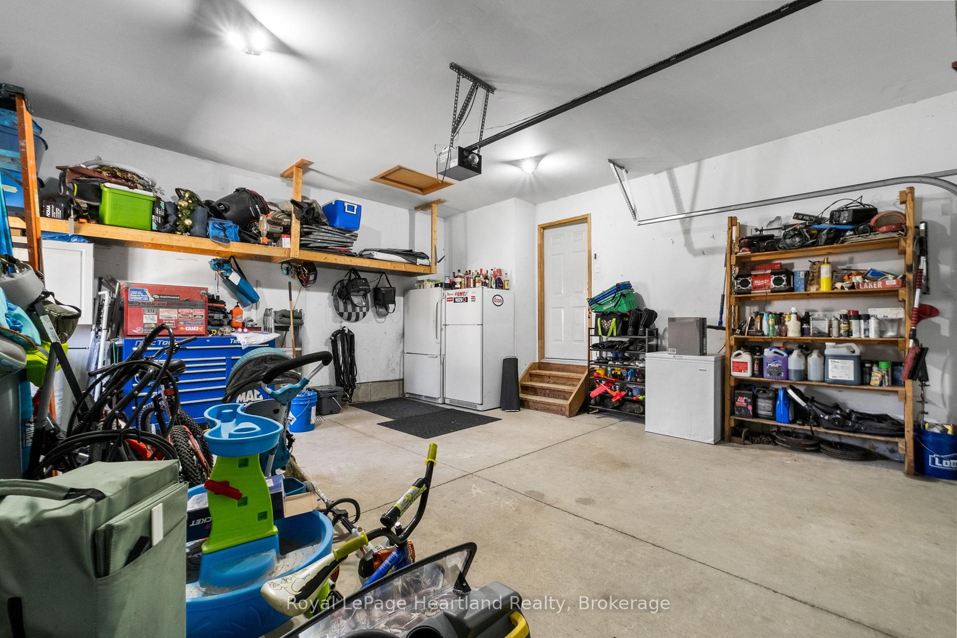 Photo 8 of 166 West Park Drive, North Middlesex, Parkhill — HOMEH
