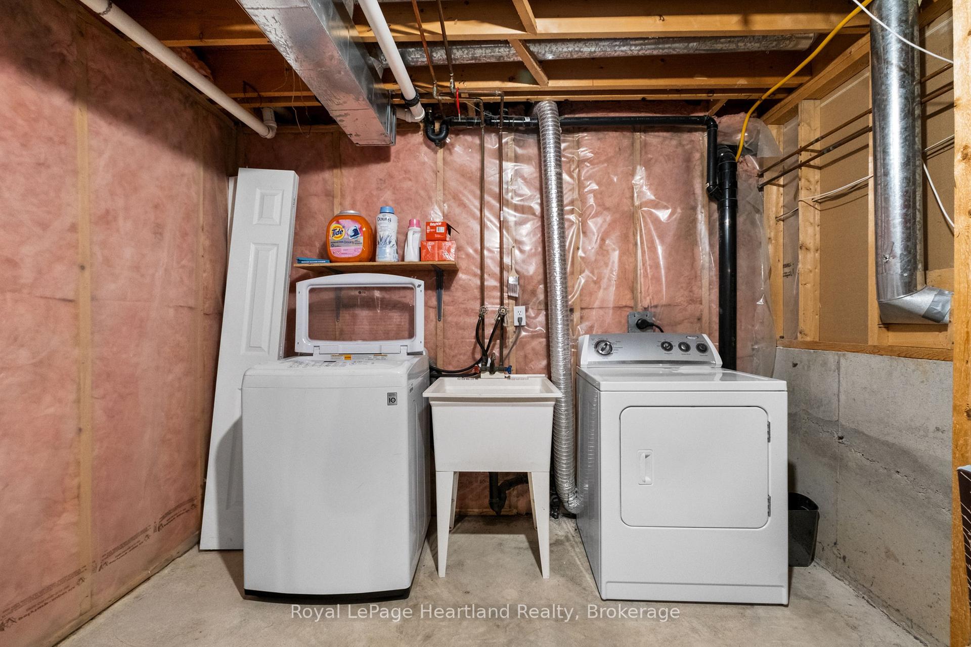 Photo 9 of 166 West Park Drive, North Middlesex, Parkhill — HOMEH