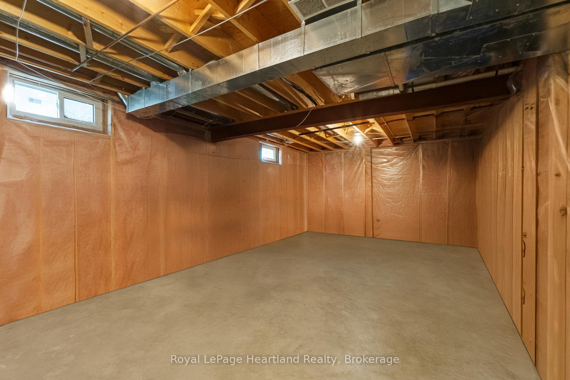 Photo 10 of 166 West Park Drive, North Middlesex, Parkhill — HOMEH