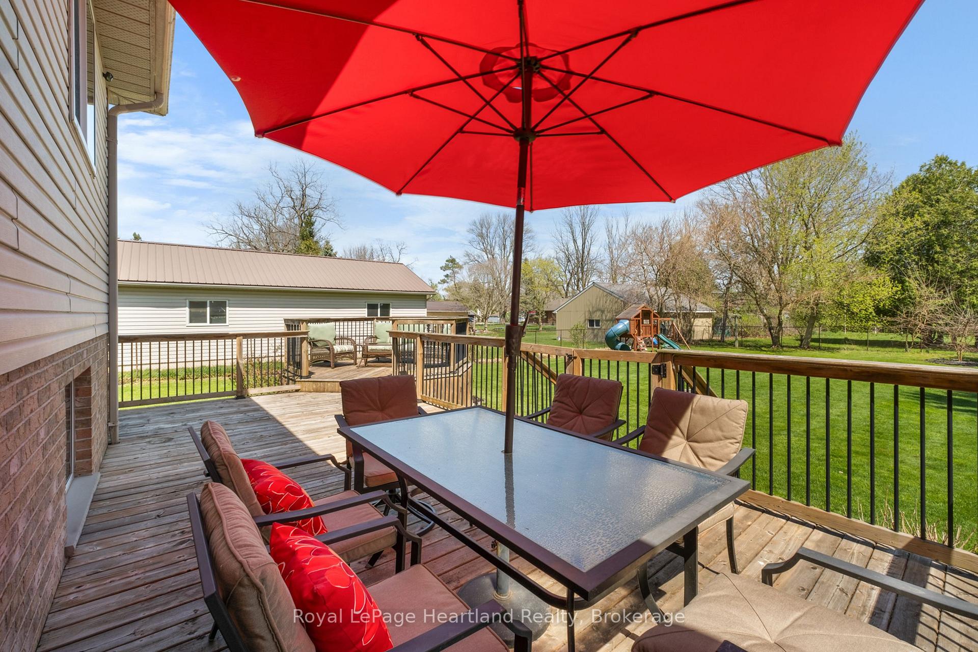 Photo 14 of 166 West Park Drive, North Middlesex, Parkhill — HOMEH