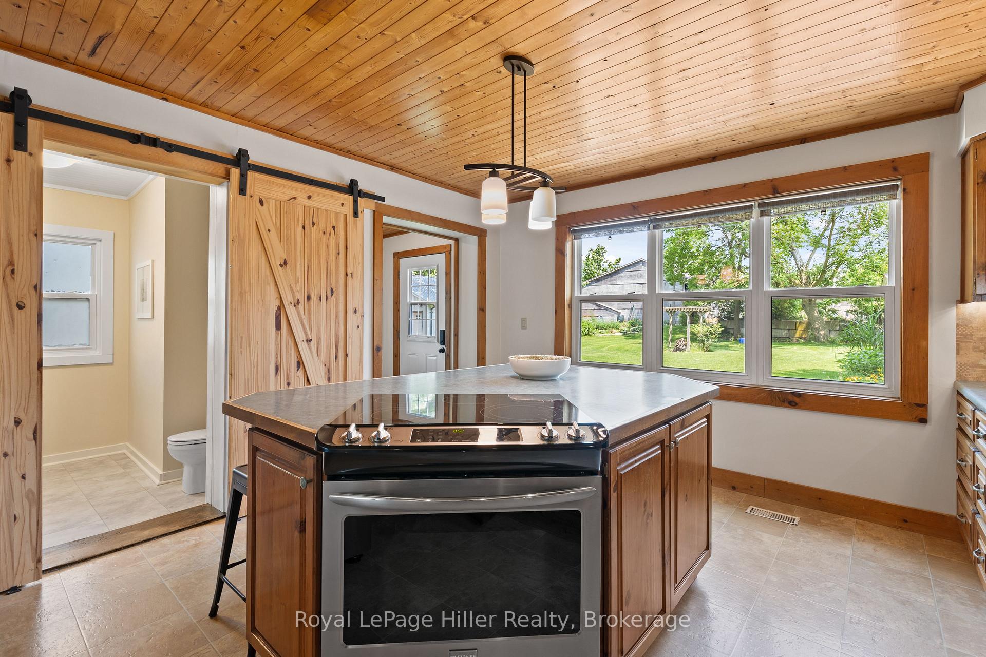 Photo 9 of 12 West Street, Perth East, Milverton — HOMEH