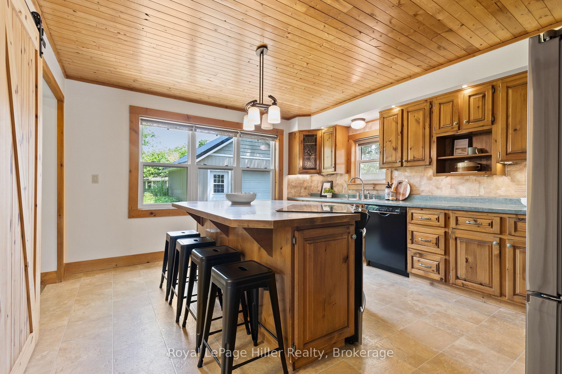 Photo 11 of 12 West Street, Perth East, Milverton — HOMEH