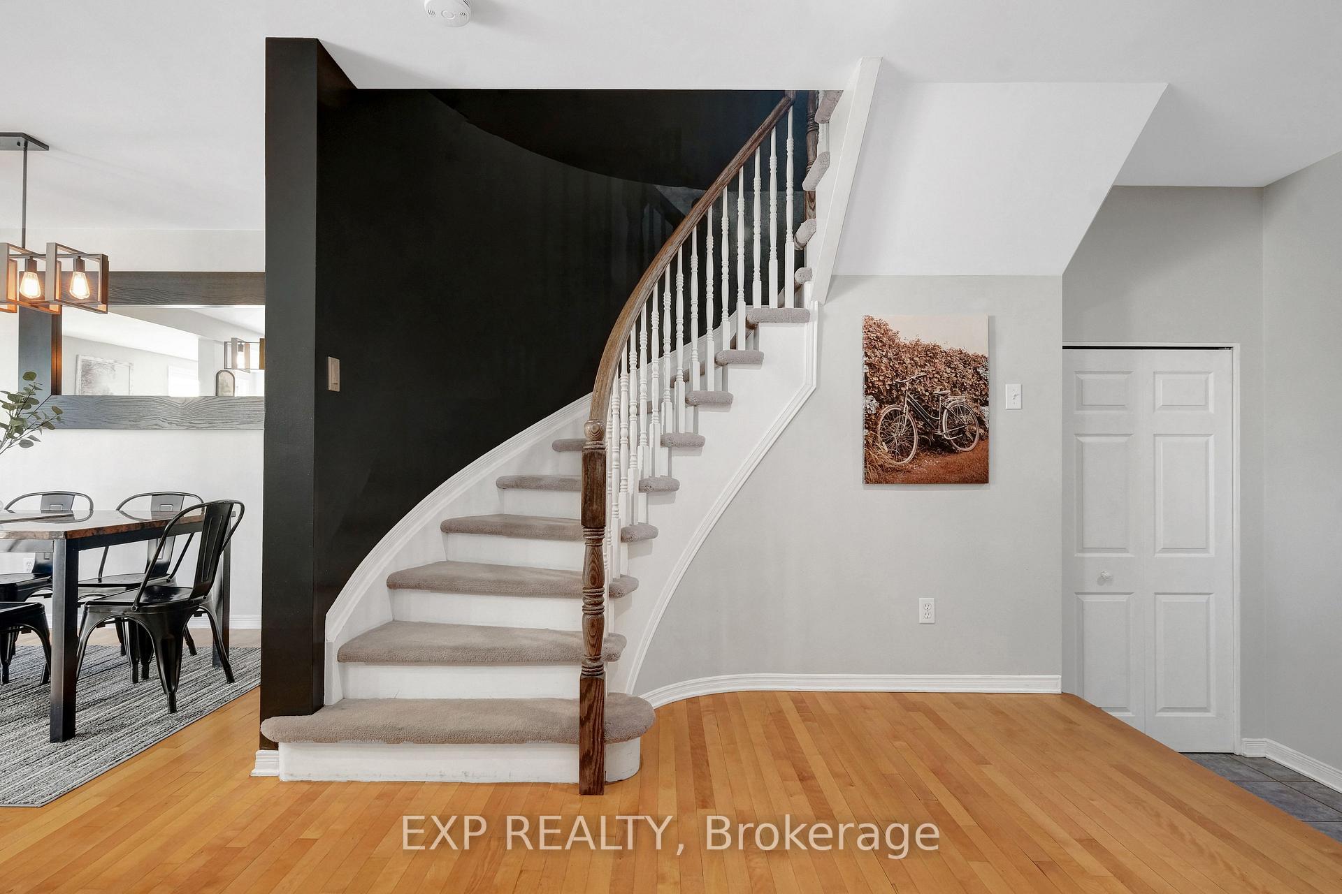 Photo 7 of 104 Carwood Circle, Ottawa, Carson Meadows — HOMEH