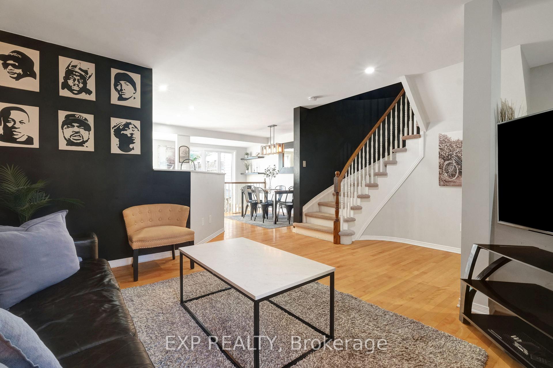 Photo 10 of 104 Carwood Circle, Ottawa, Carson Meadows — HOMEH