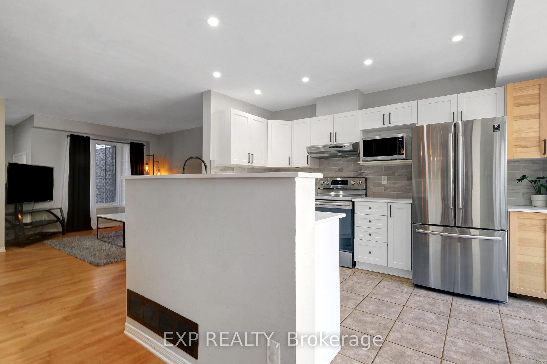 Photo 13 of 104 Carwood Circle, Ottawa, Carson Meadows — HOMEH